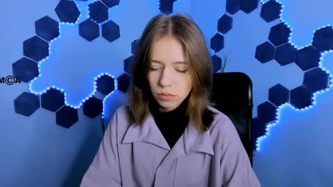 Snapshot of cleo_cool chatting on 02/18/26, 09:38 ur Cleo online show from 02/18/26, 09:38