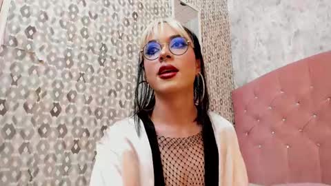 cleo online show from 10/31/25, 04:57