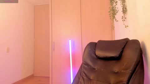 Snapshot of cleopatra_col chatting on 04/19/26, 06:10 Cleopatra online show from 04/19/26, 06:10