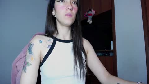 Snapshot of cleopatra_cute chatting on 01/28/25, 05:32 Nicol online show from 01/28/25, 05:32