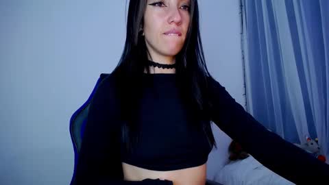 Snapshot of cleopatra_cute chatting on 12/18/25, 03:56 Nicol online show from 12/18/25, 03:56