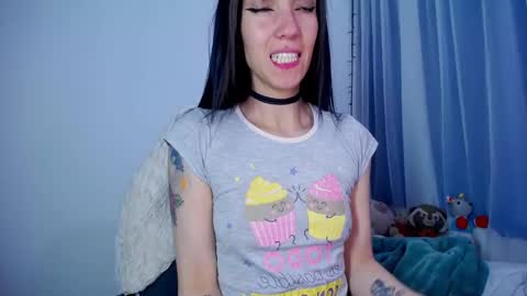 Snapshot of cleopatra_cute chatting on 01/17/26, 02:38 Nicol online show from 01/17/26, 02:38