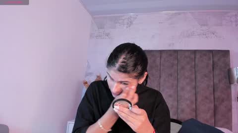 Cleopatra online show from 01/04/25, 05:26