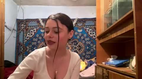 Mia online show from 04/24/26, 11:12