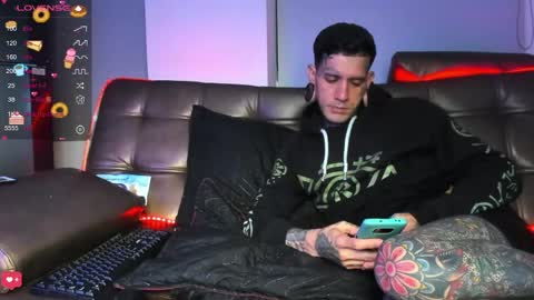 Snapshot of cleosexxx chatting on 06/07/26, 05:11 cleo y maikol online show from 06/07/26, 05:11