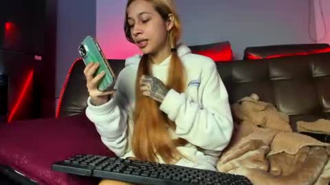Snapshot of cleosexxx chatting on 06/14/26, 03:19 cleo y maikol online show from 06/14/26, 03:19