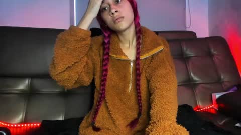 Snapshot of cleosexxx chatting on 06/15/26, 01:02 cleo y maikol online show from 06/15/26, 01:02