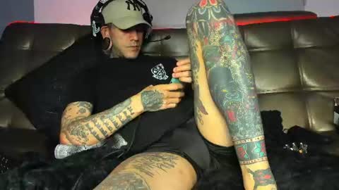 Snapshot of cleosexxx chatting on 06/19/26, 07:12 cleo y maikol online show from 06/19/26, 07:12