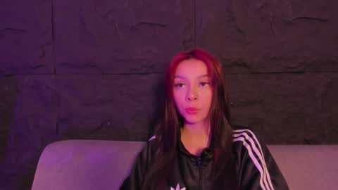 Snapshot of cleowhite_ chatting on 11/21/25, 12:10 cleowhite_ online show from 11/21/25, 12:10