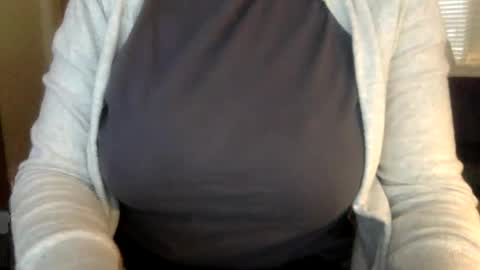 Snapshot of cleverlittleminx chatting on 12/10/24, 04:27 Cleverlittleminx online show from 12/10/24, 04:27