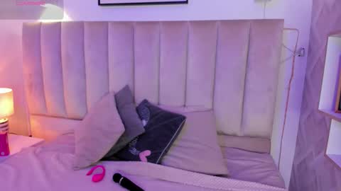 clhoe_johnson_ online show from 10/27/25, 11:58