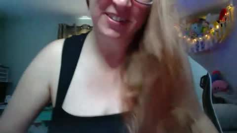 Snapshot of climaxfairy chatting on 10/26/25, 01:39 Kate online show from 10/26/25, 01:39