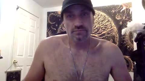 Snapshot of clintwood12 chatting on 09/29/25, 04:39 chad online show from 09/29/25, 04:39