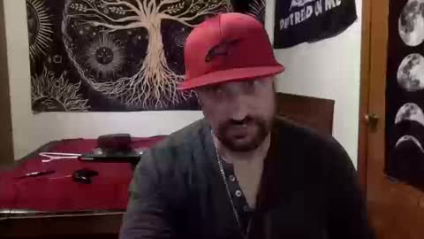 Snapshot of clintwood12 chatting on 10/17/25, 01:35 chad online show from 10/17/25, 01:35