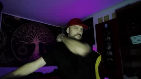 Snapshot of clintwood12 chatting on 11/21/25, 02:54 chad online show from 11/21/25, 02:54