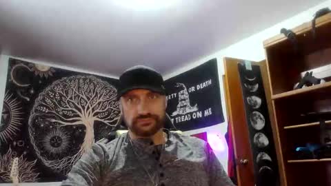 Snapshot of clintwood12 chatting on 11/29/25, 08:01 chad online show from 11/29/25, 08:01