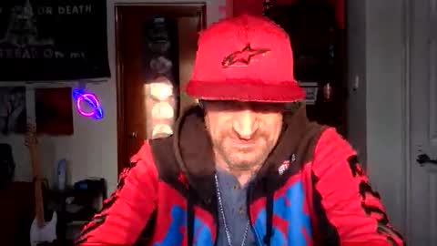 Snapshot of clintwood12 chatting on 12/16/25, 08:25 chad online show from 12/16/25, 08:25