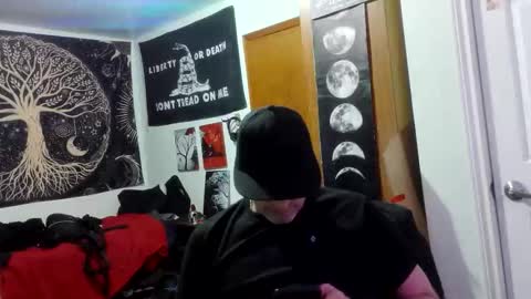 Snapshot of clintwood12 chatting on 04/15/26, 07:48 chad online show from 04/15/26, 07:48
