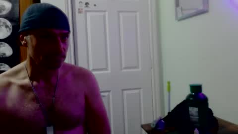 Snapshot of clintwood12 chatting on 04/16/26, 07:09 chad online show from 04/16/26, 07:09