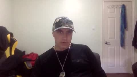 Snapshot of clintwood12 chatting on 04/19/26, 07:27 chad online show from 04/19/26, 07:27