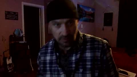 Snapshot of clintwood12 chatting on 05/09/26, 03:45 chad online show from 05/09/26, 03:45