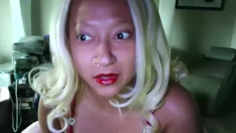 High Queen Clio online show from 11/25/25, 06:19