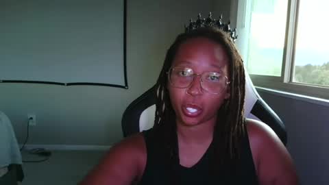 Snapshot of clioenchants chatting on 07/15/26, 02:06 High Queen Clio online show from 07/15/26, 02:06