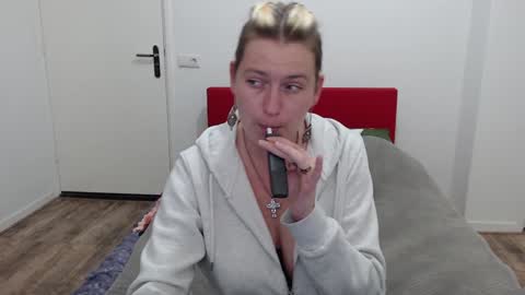 Snapshot of clittytastic chatting on 02/05/25, 02:05 Syl online show from 02/05/25, 02:05