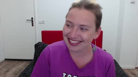 Snapshot of clittytastic chatting on 03/10/25, 06:12 Syl online show from 03/10/25, 06:12