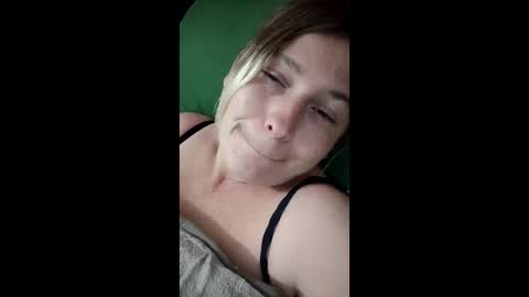 Syl  online show from 12/18/25, 10:05