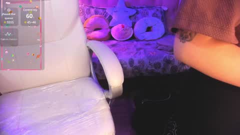 Cloe  online show from 12/16/24, 10:03