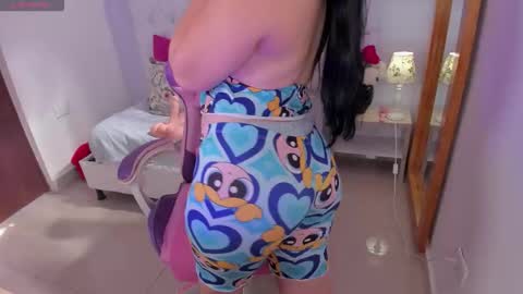 Cloe Weiss online show from 11/16/25, 01:49