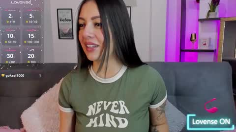 Snapshot of cloee_dss chatting on 12/17/25, 08:59 cloee_dss online show from 12/17/25, 08:59