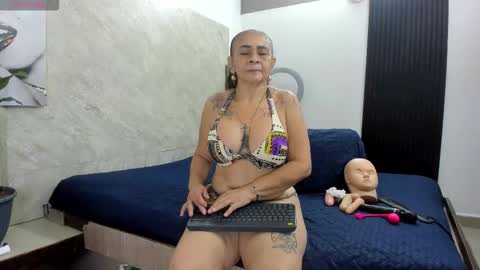 CLOE online show from 11/27/25, 11:23