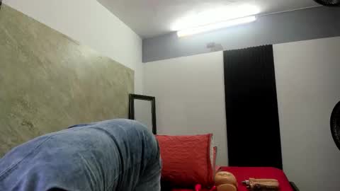 CLOE online show from 12/17/25, 10:54