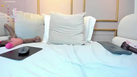 Cloe online show from 12/19/24, 03:52