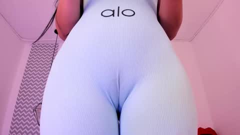 Snapshot of cloehonney chatting on 03/08/26, 12:09 cloe online show from 03/08/26, 12:09