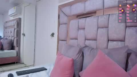 Cloe online show from 12/18/25, 11:22