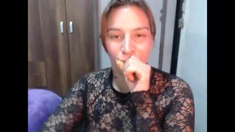 Snapshot of cloepussy chatting on 11/11/25, 07:14 cloepussy online show from 11/11/25, 07:14