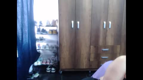 Snapshot of cloepussy chatting on 11/25/25, 06:52 cloepussy online show from 11/25/25, 06:52