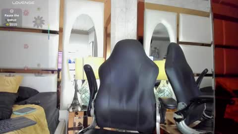 ---Cloe--- online show from 03/11/25, 06:19