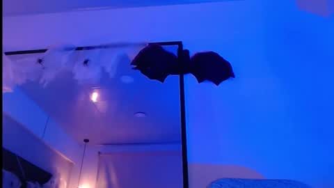 Cloe Stron online show from 10/18/25, 03:24