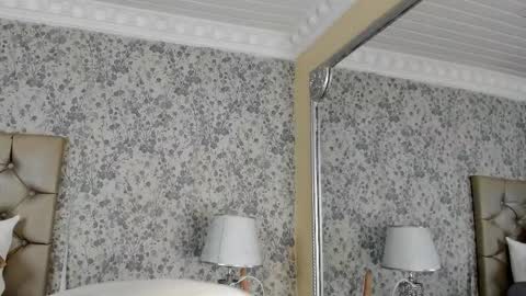 Snapshot of clohebell chatting on 12/15/25, 07:40 Clohe the wonder online show from 12/15/25, 07:40