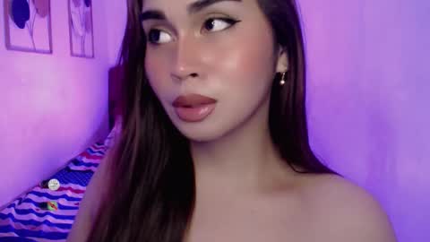 Snapshot of cloudia_babe chatting on 09/25/25, 04:32 Cloudia babe69 online show from 09/25/25, 04:32