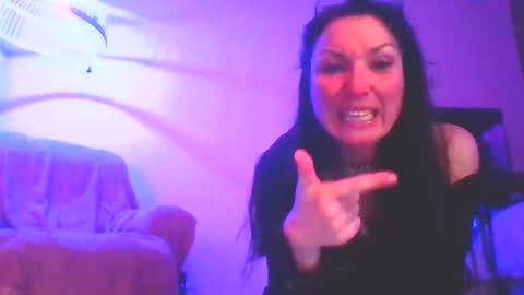 cloudy2025 online show from 02/09/26, 04:05