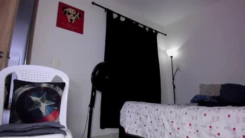 Snapshot of cloudy_pigdude chatting on 04/27/26, 03:48 CRISTIAN online show from 04/27/26, 03:48