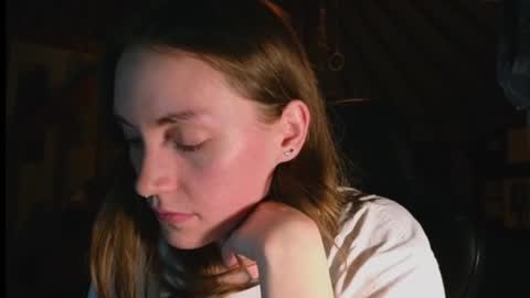Snapshot of clover_tully chatting on 02/28/25, 07:48 Clover online show from 02/28/25, 07:48