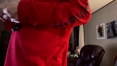 Snapshot of cloverboy1988 chatting on 12/09/24, 12:08 cloverboy1988 online show from 12/09/24, 12:08