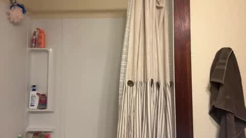 Snapshot of cloverboy1988 chatting on 02/19/25, 12:00 cloverboy1988 online show from 02/19/25, 12:00