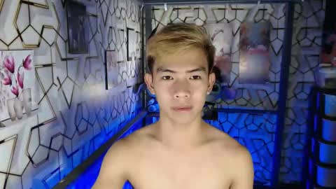 clyde_twinkx online show from 12/01/25, 06:02